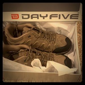 MENS Highland Creek hiking boots, Size 10